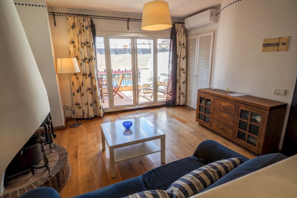 #38630 - Barco Attic | Seasonal Rentals | Hello Homes Sitges