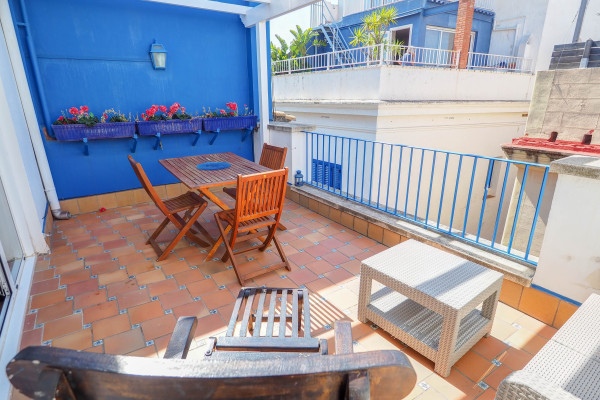 #38632 - Barco Attic | Seasonal Rentals | Hello Homes Sitges