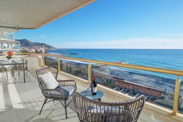 #38881 - Ocean Skyline Penthouse | Seasonal Rentals | Hello Homes Sitges