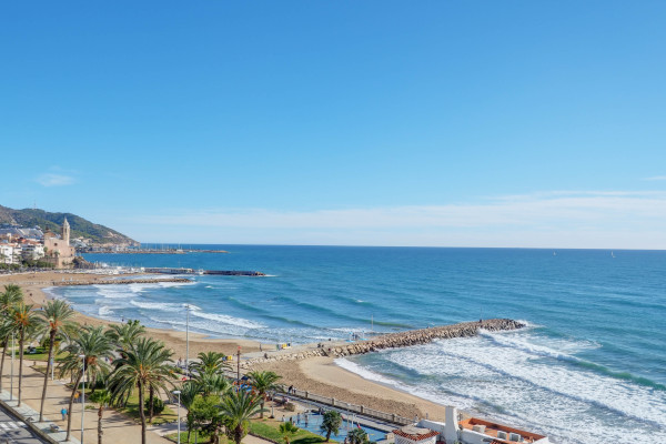 #38888 - Ocean Skyline Penthouse | Seasonal Rentals | Hello Homes Sitges