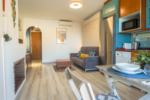 #39266 - The Beach Studio | Holiday Rentals | Hello Homes Sitges