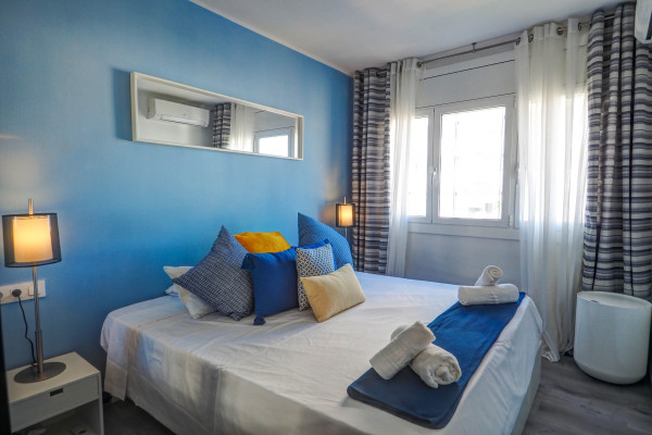 #39938 - Chic Sea View Apartment | Holiday Rentals | Hello Homes Sitges