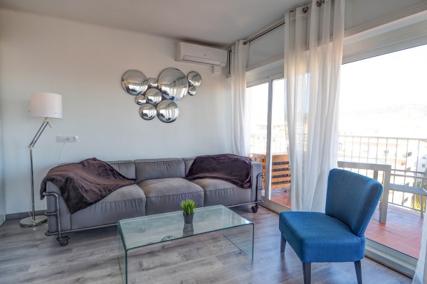 #39944 - Chic Sea View Apartment | Holiday Rentals | Hello Homes Sitges