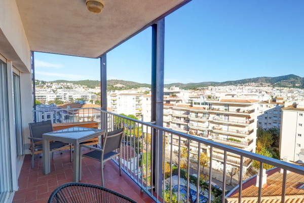 #39947 - Chic Sea View Apartment | Holiday Rentals | Hello Homes Sitges
