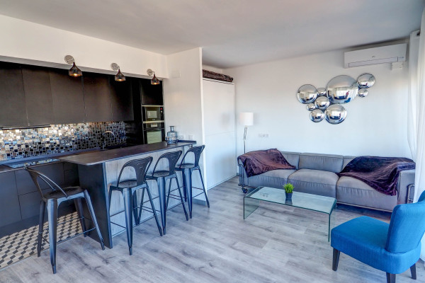 #39949 - Chic Sea View Apartment | Holiday Rentals | Hello Homes Sitges