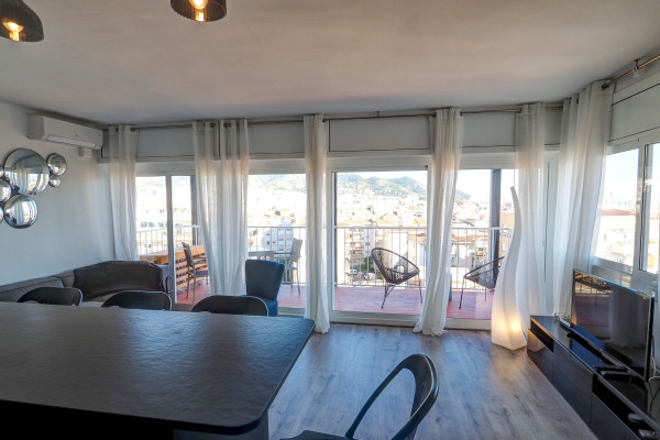 #39956 - Chic Sea View Apartment | Holiday Rentals | Hello Homes Sitges