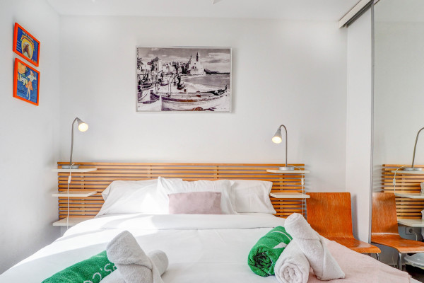 #39990 - Marina Duplex | Holiday Rentals | Hello Homes Sitges