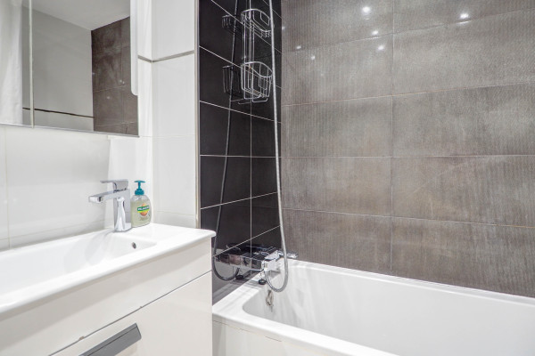 #39996 - Marina Duplex | Holiday Rentals | Hello Homes Sitges
