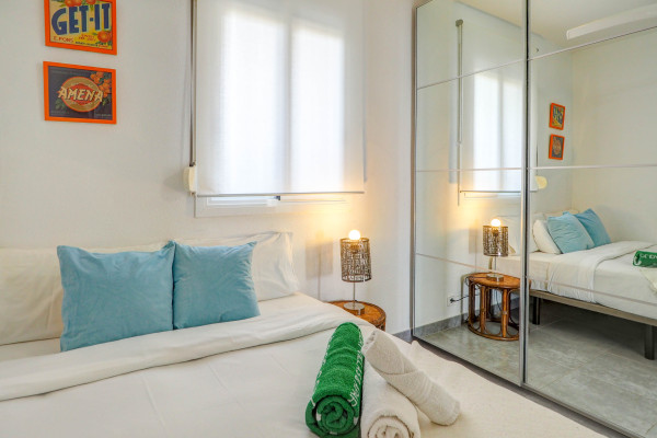 #40000 - Marina Duplex | Holiday Rentals | Hello Homes Sitges