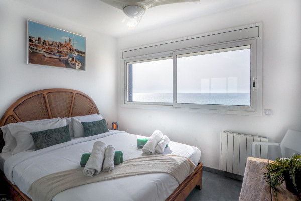 #40027 - Marina Duplex | Holiday Rentals | Hello Homes Sitges