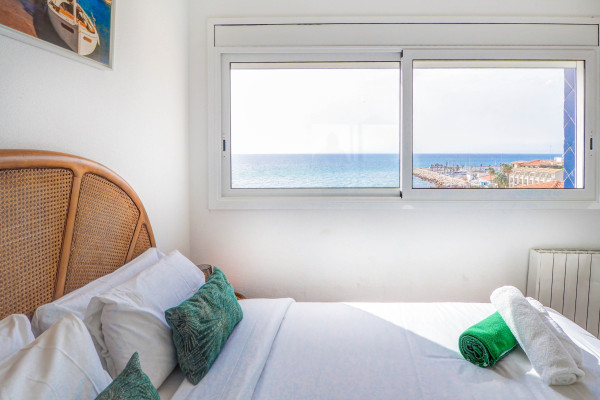 #40034 - Marina Duplex | Holiday Rentals | Hello Homes Sitges