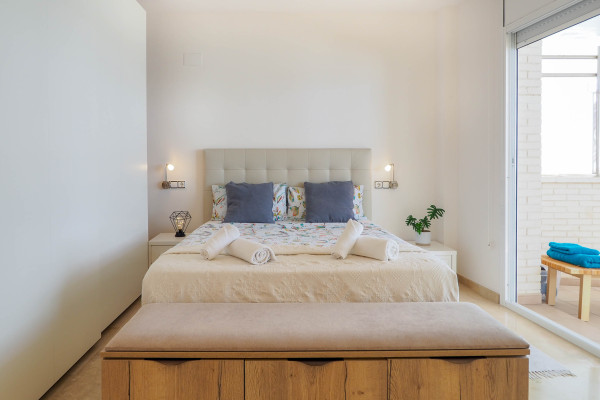 #41132 - La Perla | Holiday Rentals | Hello Homes Sitges