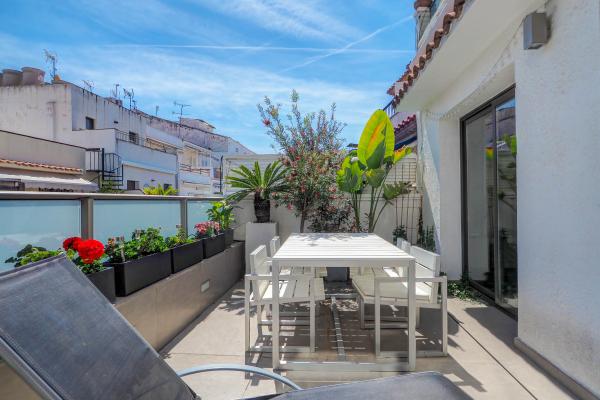#41810 - Chic | Holiday Rentals | Hello Homes Sitges