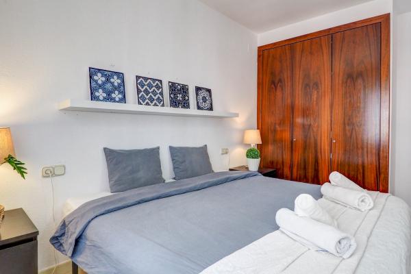 #42070 - Llopart Apartment | Holiday Rentals | Hello Homes Sitges