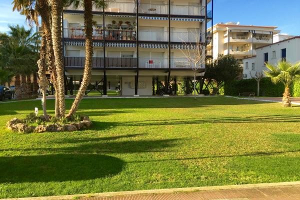 #42089 - Urban Waves | Holiday Rentals | Hello Homes Sitges