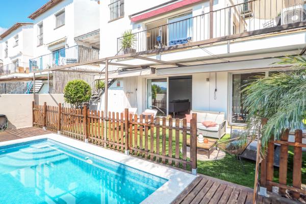 #42366 - Villa Riera | Holiday Rentals | Hello Homes Sitges