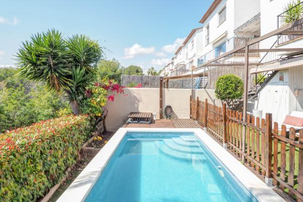 #42368 - Villa Riera | Holiday Rentals | Hello Homes Sitges