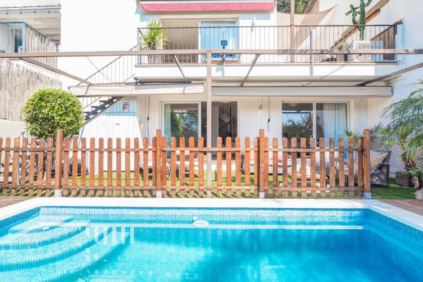 #42371 - Villa Riera | Holiday Rentals | Hello Homes Sitges