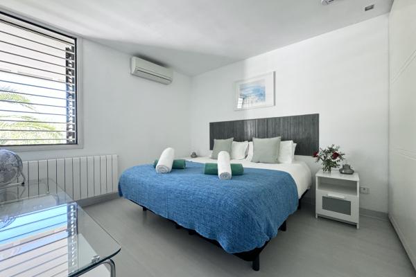 #42423 - Vistas Del Mar | Holiday Rentals | Hello Homes Sitges