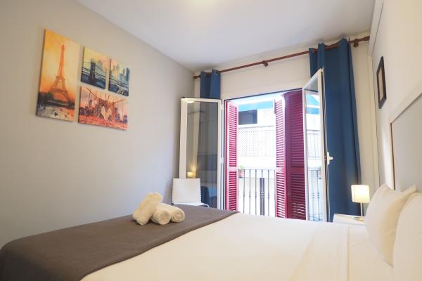 #43365 - Balcony View Apartment | Holiday Rentals | Hello Homes Sitges