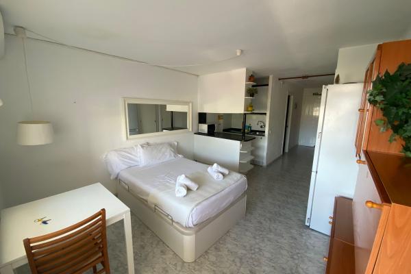 #43522 - The Moon Studio | Holiday Rentals | Hello Homes Sitges