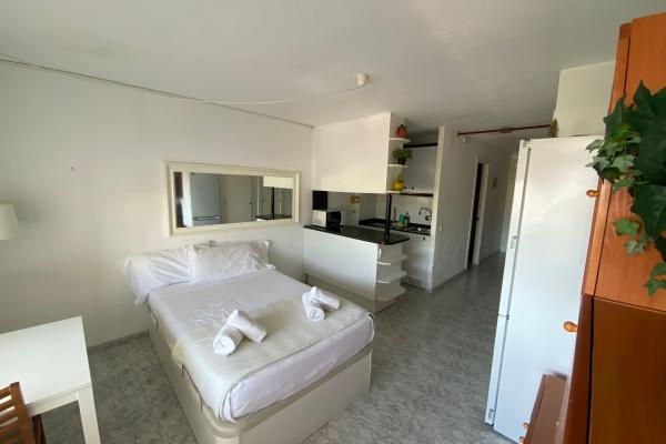 #43523 - The Moon Studio | Holiday Rentals | Hello Homes Sitges