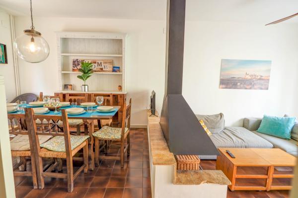 #44390 - Ocean Spirit House | Holiday Rentals | Hello Homes Sitges