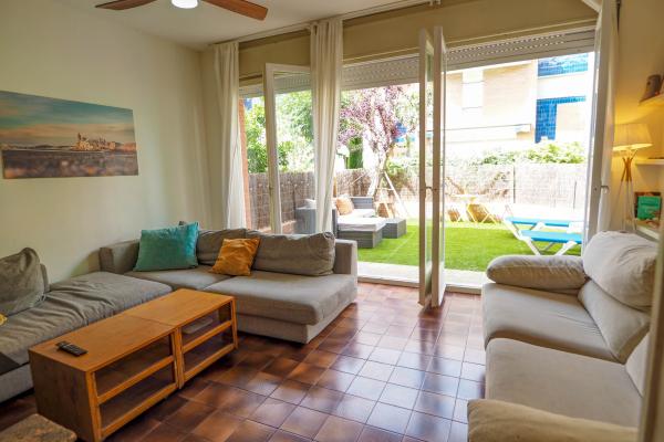 #44393 - Ocean Spirit House | Holiday Rentals | Hello Homes Sitges