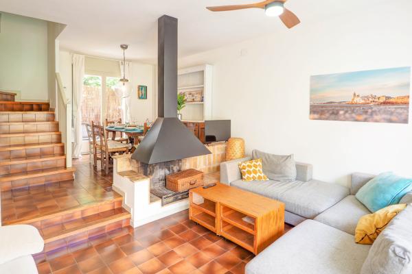 #44399 - Ocean Spirit House | Holiday Rentals | Hello Homes Sitges