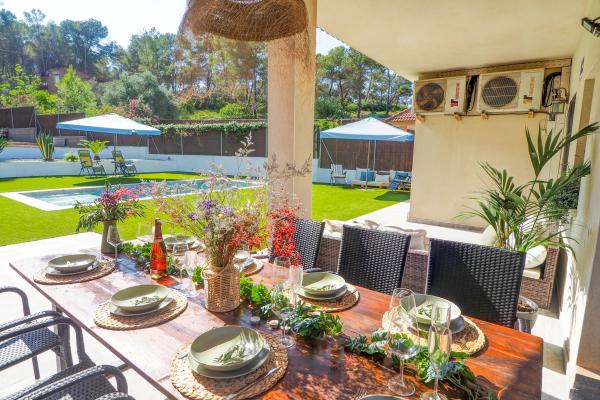 #45331 - Villa Claudia | Holiday Rentals | Hello Homes Sitges