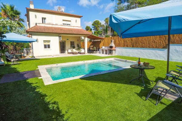#45341 - Villa Claudia | Holiday Rentals | Hello Homes Sitges