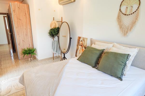 #45353 - Villa Claudia | Holiday Rentals | Hello Homes Sitges