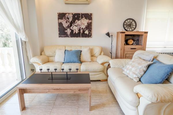 #45363 - Villa Claudia | Holiday Rentals | Hello Homes Sitges