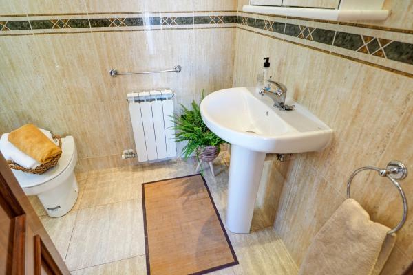 #45380 - Villa Claudia | Holiday Rentals | Hello Homes Sitges