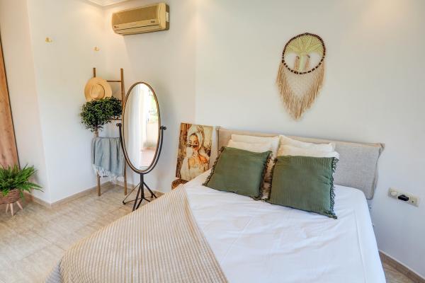 #45397 - Villa Claudia | Holiday Rentals | Hello Homes Sitges