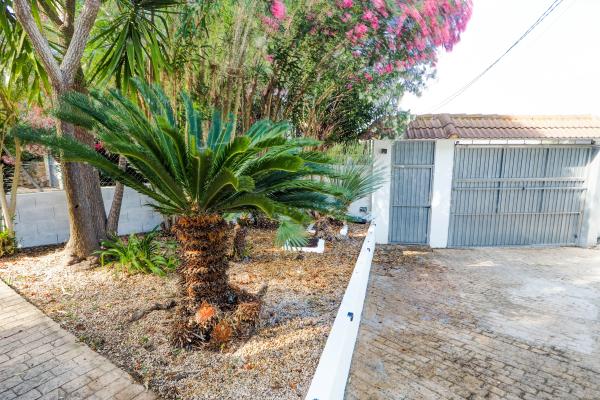 #45406 - Villa Claudia | Holiday Rentals | Hello Homes Sitges