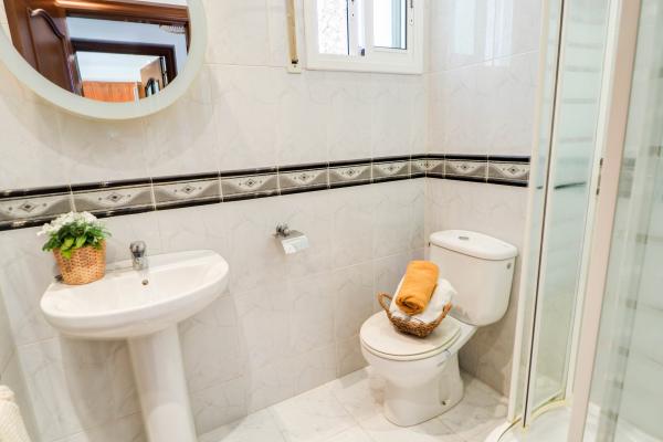 #45411 - Villa Claudia | Holiday Rentals | Hello Homes Sitges