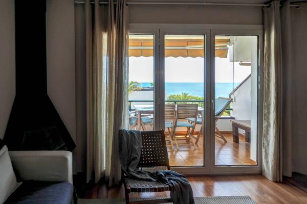 #45830 - Balmins Surf | Holiday Rentals | Hello Homes Sitges