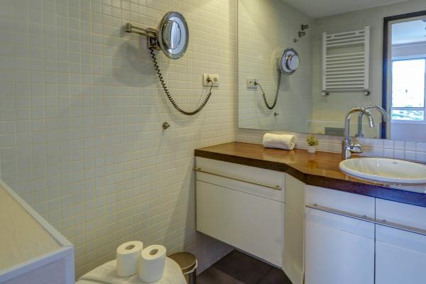 #45866 - Balmins Surf | Holiday Rentals | Hello Homes Sitges