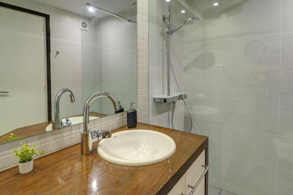 #45867 - Balmins Surf | Holiday Rentals | Hello Homes Sitges