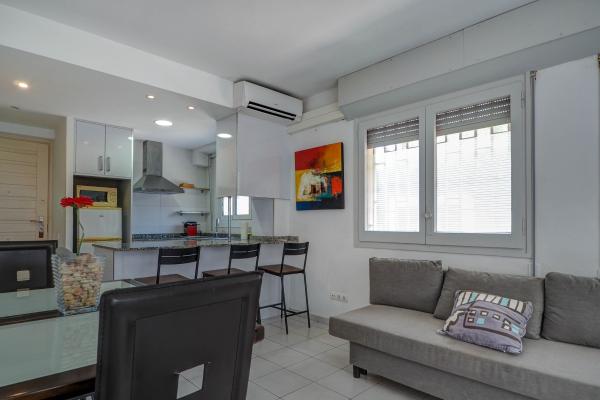 #46377 - Los Globos Studio | Holiday Rentals | Hello Homes Sitges