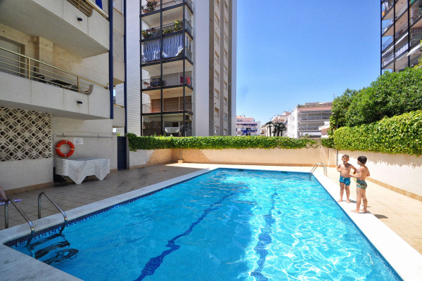 #4762 - The Rose | Holiday Rentals | Hello Homes Sitges