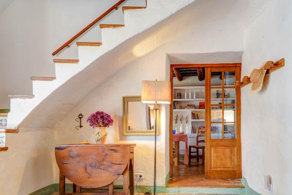 #47637 - Masia Palou Alt | Holiday Rentals | Hello Homes Sitges