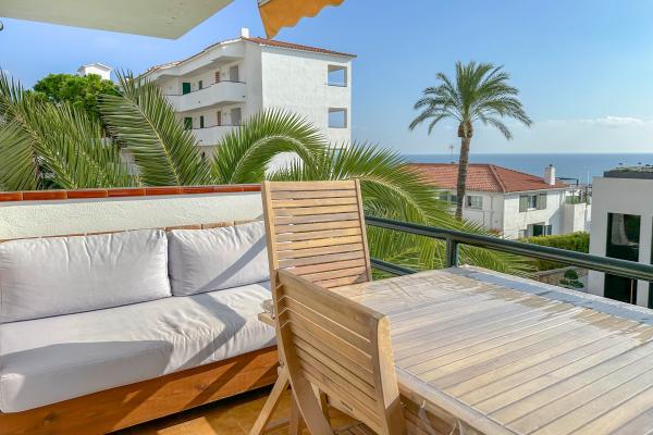 #52282 - Balmins Surf | Holiday Rentals | Hello Homes Sitges