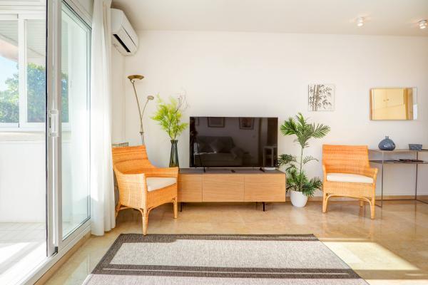 #52344 - Ocean Skyline Penthouse | Seasonal Rentals | Hello Homes Sitges