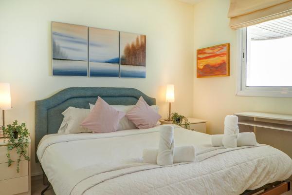 #52345 - Ocean Skyline Penthouse | Seasonal Rentals | Hello Homes Sitges