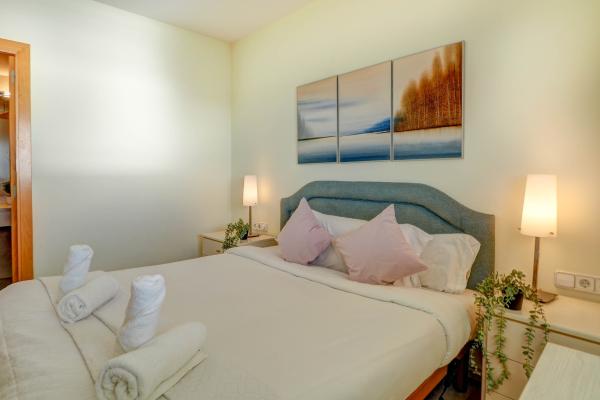 #52347 - Ocean Skyline Penthouse | Seasonal Rentals | Hello Homes Sitges