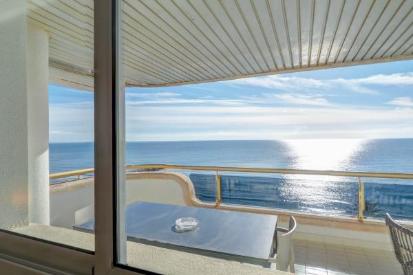 #52348 - Ocean Skyline Penthouse | Seasonal Rentals | Hello Homes Sitges