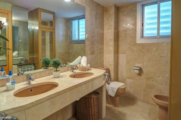 #52352 - Ocean Skyline Penthouse | Seasonal Rentals | Hello Homes Sitges