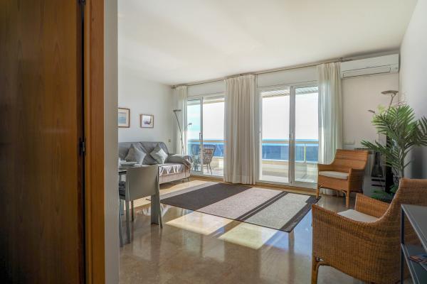 #52358 - Ocean Skyline Penthouse | Seasonal Rentals | Hello Homes Sitges